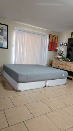 VERY NICE LIKE NEW KING SIZE  MEMORY FOAM MATTRESS AND BOXSPRINGS FOR SALE! IN GREAT CONDITION,  FREE DELIVERY