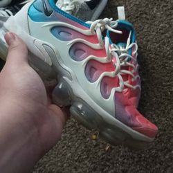 Nike Vapor Maxes Plus 