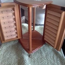 Vintage Jewelry Box 
