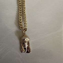 Cuban Chain In Gold Plated With Small Jesús Face