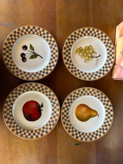 4x fruit plates