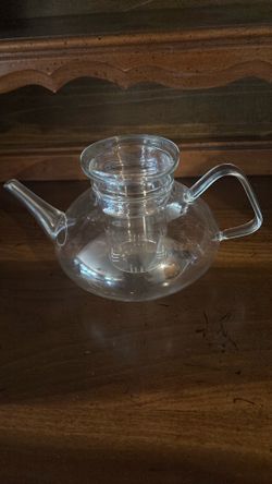 TEAVANA  CLEAR GLASS TEAPOT 33 OZ WITH INFUSER