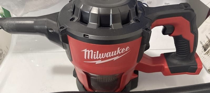 Milwaukee Compact M18 Hand Vac 