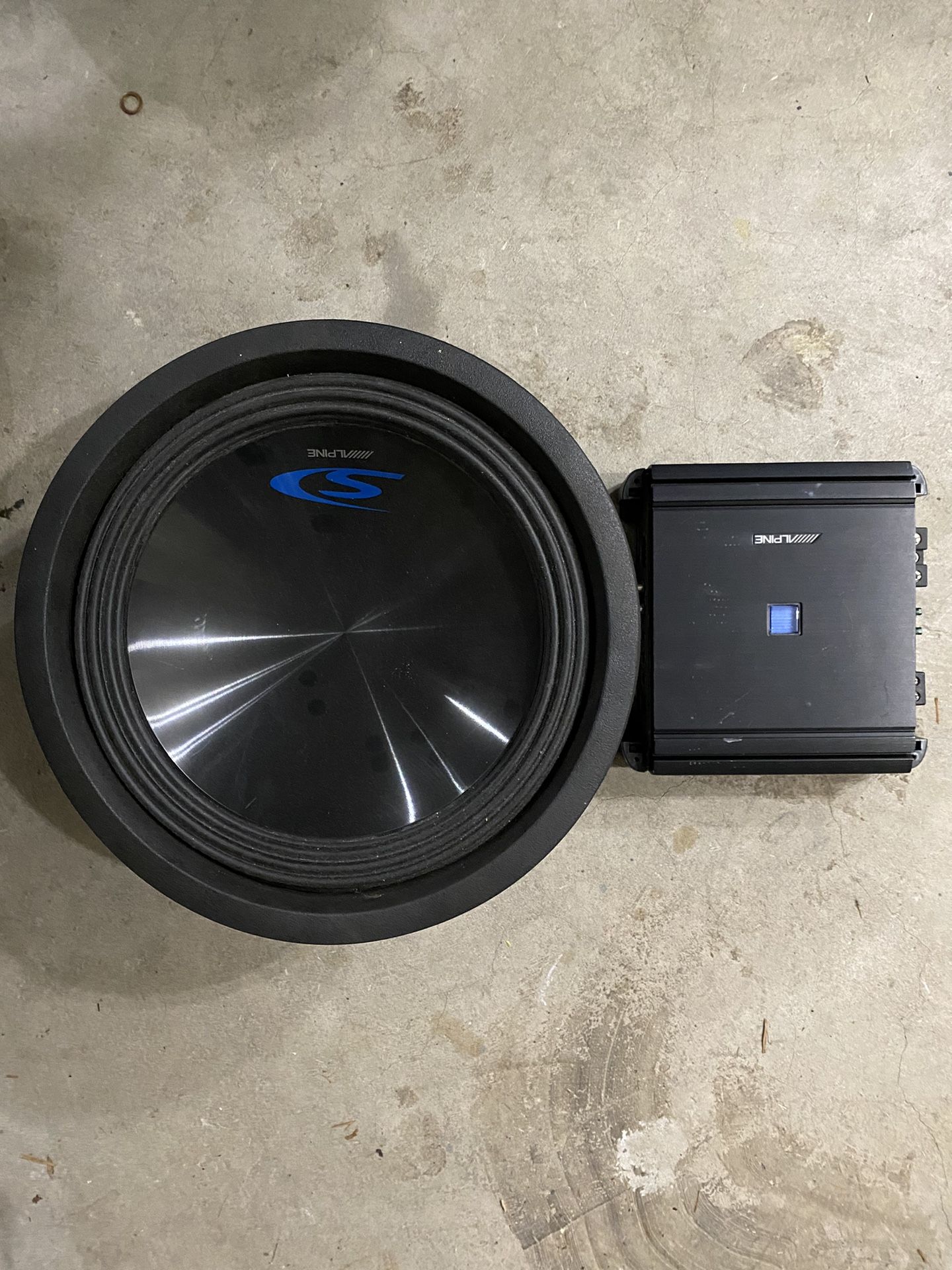 FOR PARTS: Alpine Subwoofer and Amplifier
