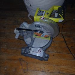 Ryobi⁸ Batery  Saw