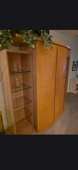 Must Sell ! High end Italian Buffet and Entertainment Center.Send me your offer