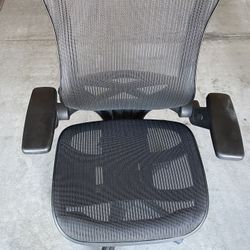 Office Chair - Ergonomic 