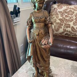 La Grace De Dieg Statue