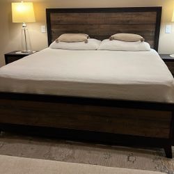 King Size Bed With Two Night Stands