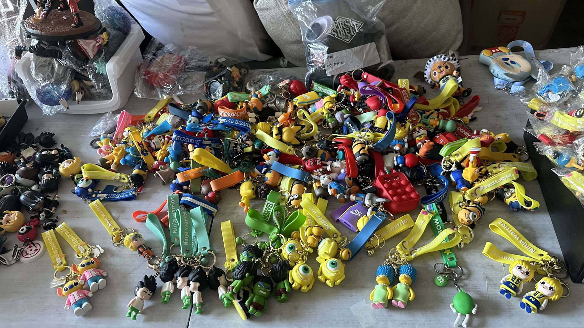 1,50$ Each WHOLESALE KEYCHAINS