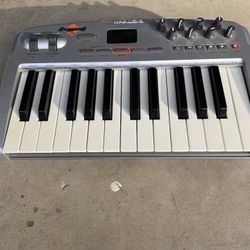 M Audio Oxygen 8 MIDI Keyboard
