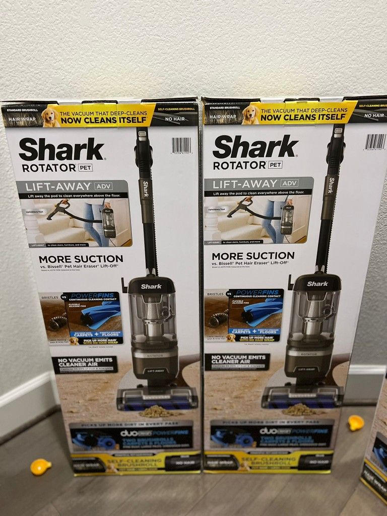 Shark Rotator Lift Away Vaccum- New