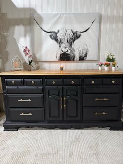 Beautiful Dresser and Nightstand Set