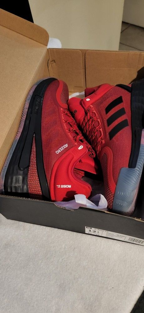 Adidas D Rose 11 men Size 12.5