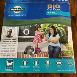 PetSafe Big Cat Small Dog Door 4-Way Locking White Interior/Exterior