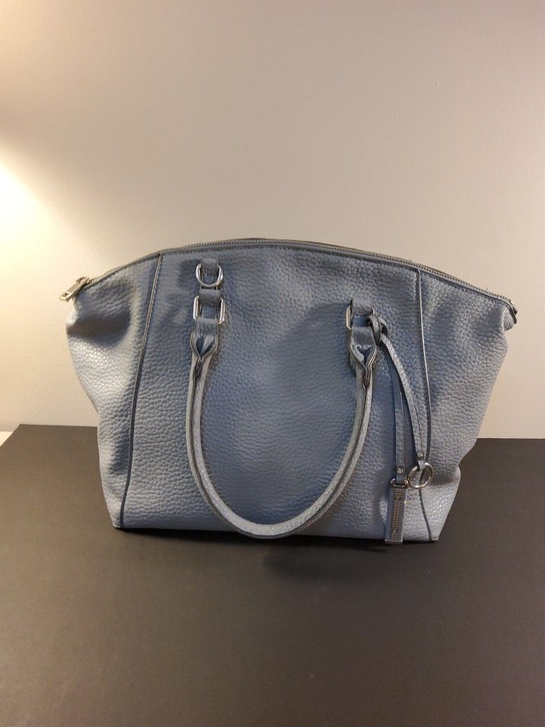 Nice Clean Purse It Will Hold Alot.  .     Size  . 17"×  13"×  5" 