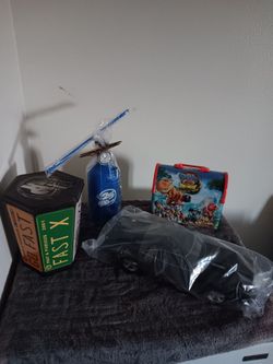 Movie popcorn buckets