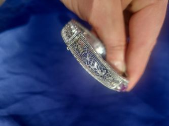 BEAUTIFUL  SILVER BRACELET 