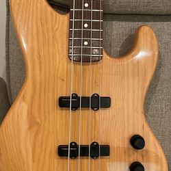 FENDER AMERICAN NATURAL FINISH (PLAYERS GRADE) JAZZ BASS ACTIVE