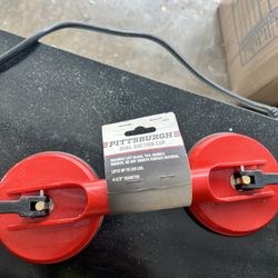 PITTSBURGH 4-2/3 in., 85 lb. Dual Suction Cup Lifter