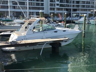 Chaparral 270 Signature Twin Engine 4.3L Volvo Low Hours