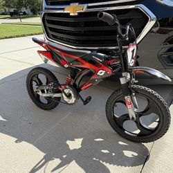 Hyper Bicycles 16in Kids Mag Wheels Motobike, Black/Red