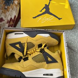 Retro Jordan 4s