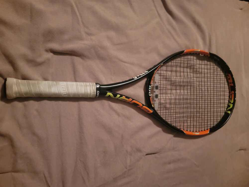 Wilson Burn 100 tennis racket