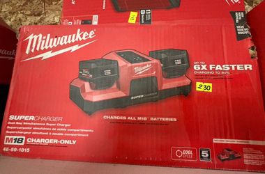 Milwaukee new super charger - no battery