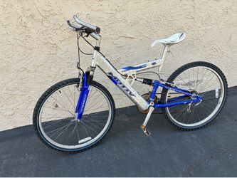 Motiv Mountain Bike 26”