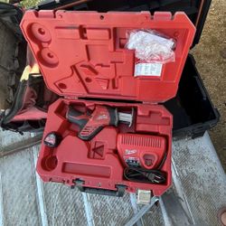 Milwaukee M18 Fuel Hacksaw 