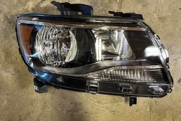 LA Zona Auto Parts 2015 to 2019 Chevy Colorado Right Passenger Side Headlight Luz Derecha Pasajero Solamente