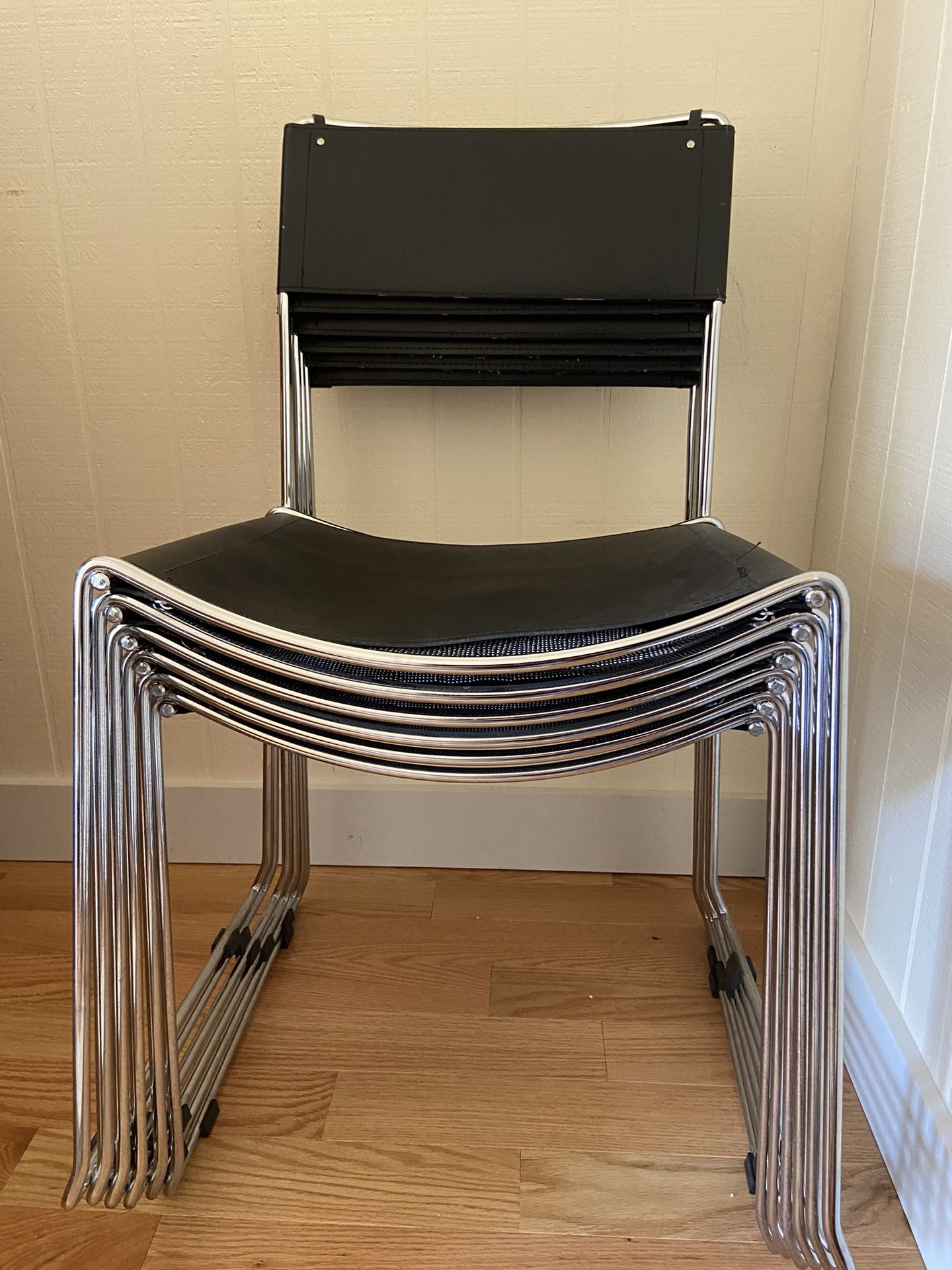 DWR Giulietta Chairs