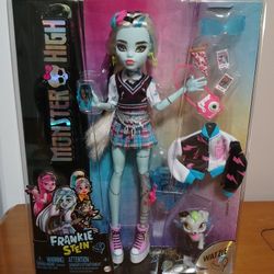 NEW. Monster High Frankie Stein DOLL w/ Watzie- Sealed Box 