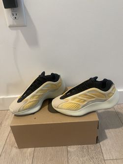 Yeezy 700 V3