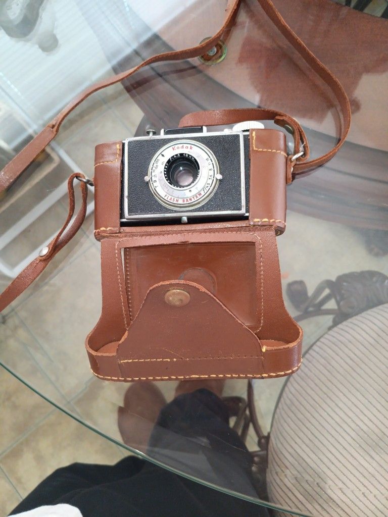 Vintage Kodak Flash bantam 828 (Black)
