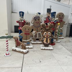 CHRISTMAS STATUES  (14 Pieces)