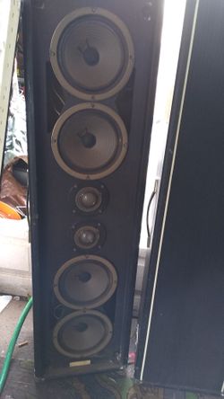 Ampeg S48 performance speakers