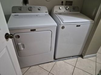 Bikes, washing and dryer, stand alone dresser