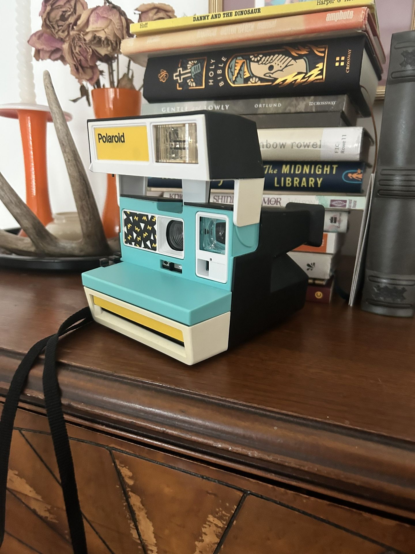 Polaroid Camera 80s Edition