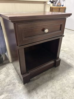 Dark Wood End Table And Drawer 