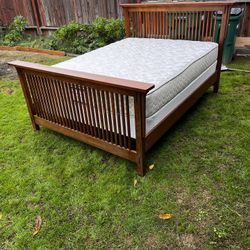 Queen Bed🟣🟣🟣