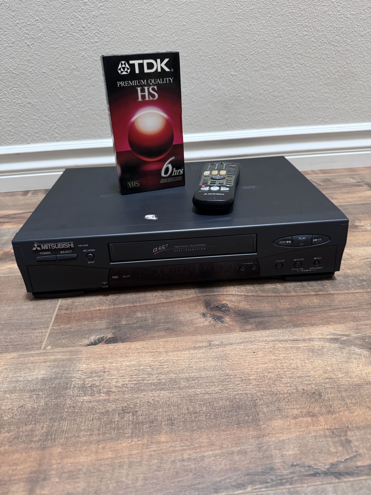 Mitsubishi VCR VHS Video Cassette Recorder HS-U446 w/ Tape Remote WORKS!