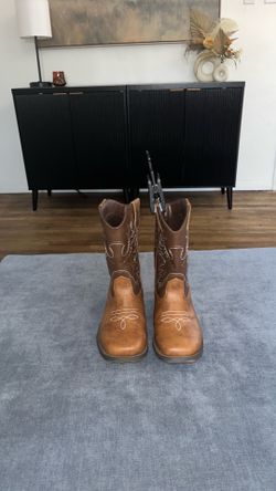 Kids 🤠🐴 Cowboy boots size: 2