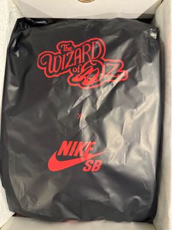 Nike SB Dunk Low Pro QS x The Wizard of Oz Poppy Field