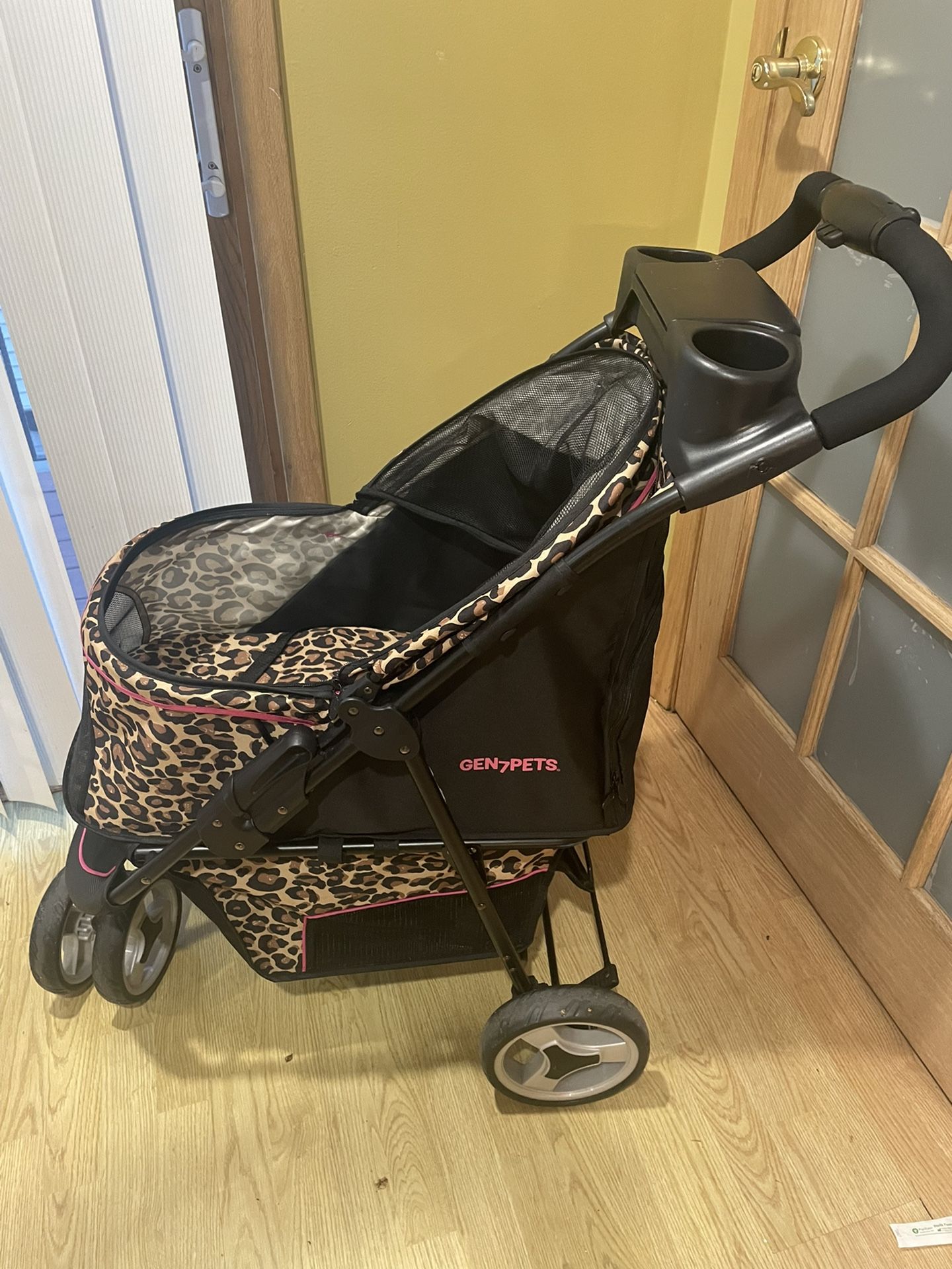 Gently Used Gen7 Pet Stroller Leopard