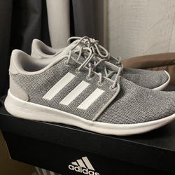 Women’s Adidas Size 9