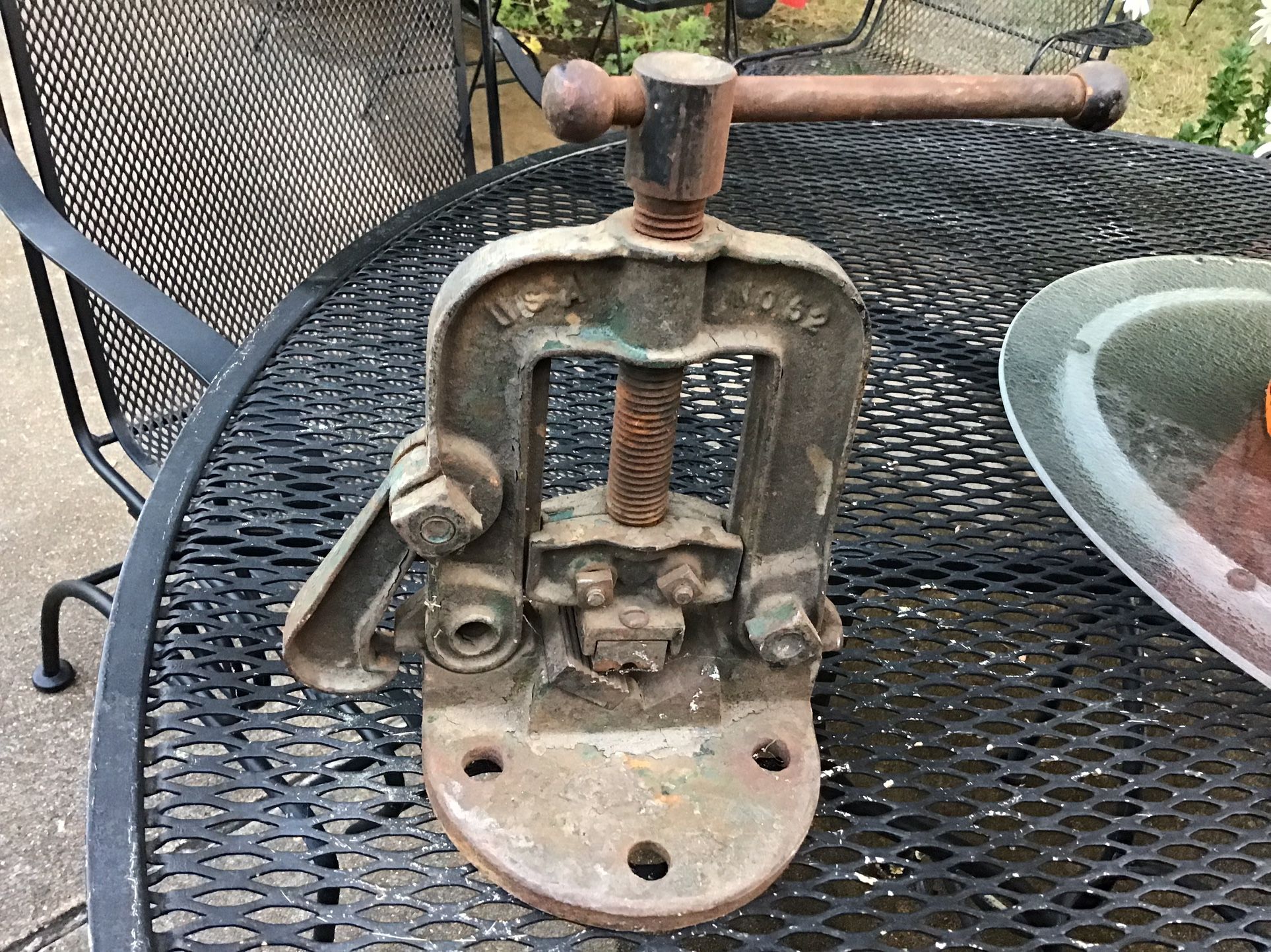 Vintage little town forge pipe Vise