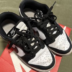 Pandas US 7.5 worn no Box