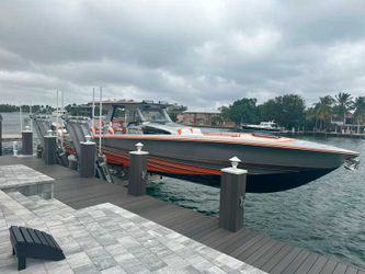 40,000 lb Boat Lift – Perfect for large yachts and heavy offshore fishing boats.